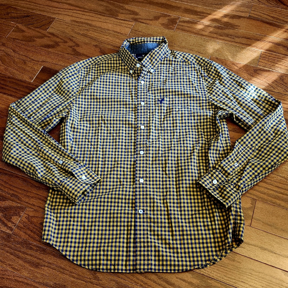 American‎ Eagle Classic Fit Men's Checked Button-down Size Medium